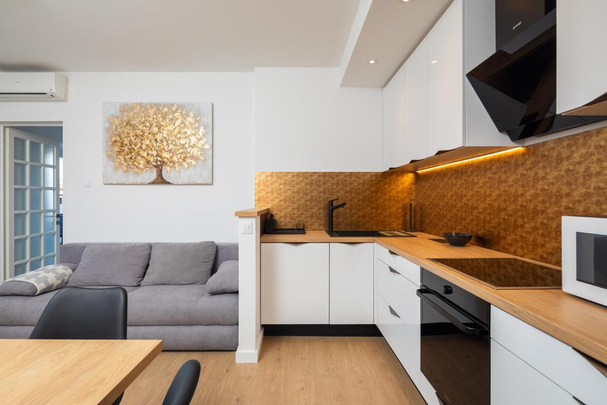 East Side Apartment Omiš Екстериор снимка