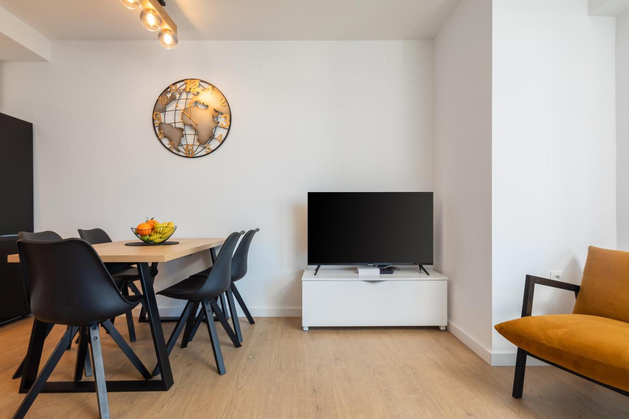 East Side Apartment Omiš Екстериор снимка