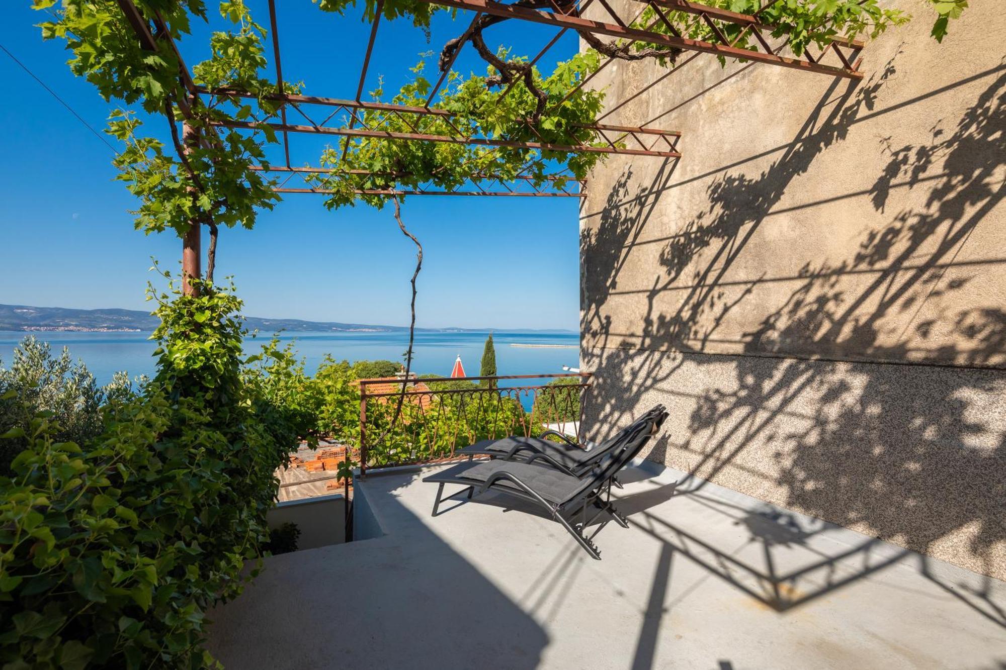 East Side Apartment Omiš Екстериор снимка
